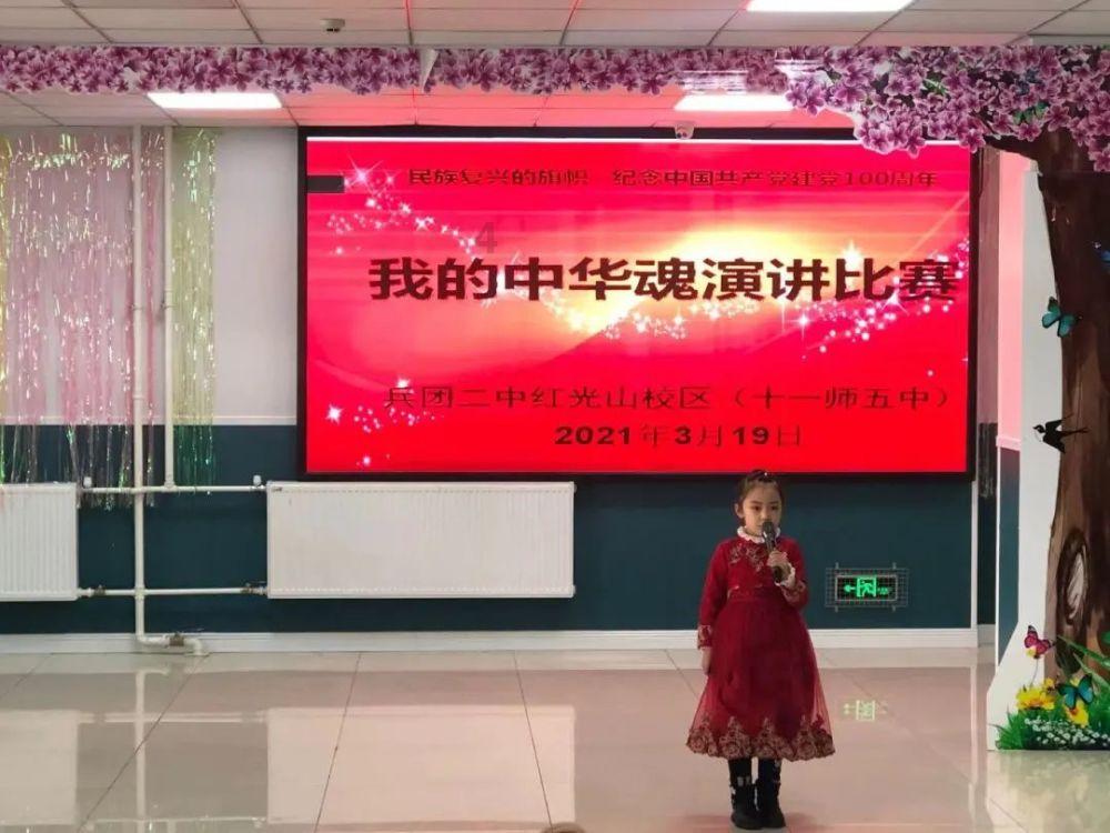 习近平同法国总统马克龙就中法建交60周年互致贺电